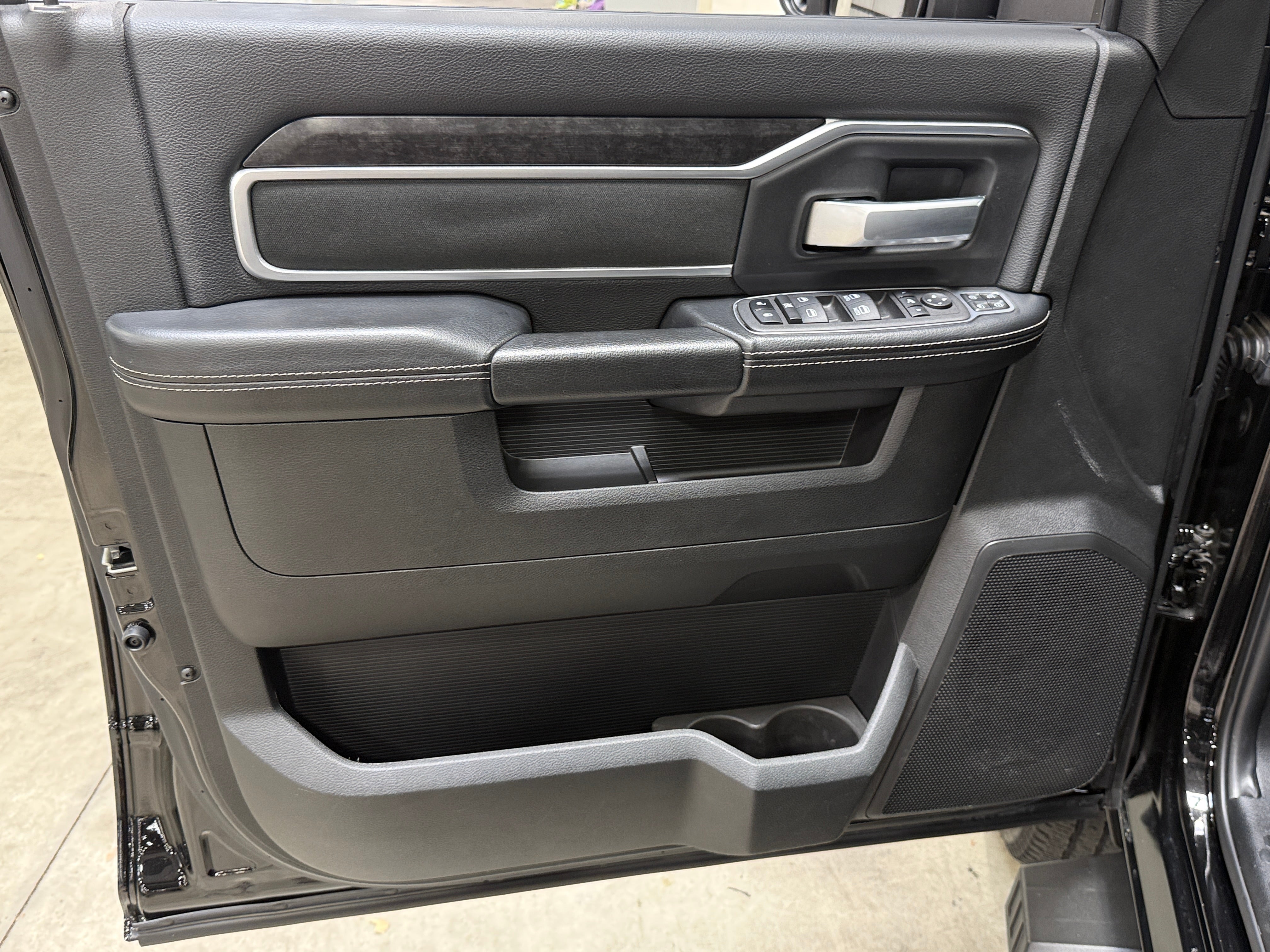 ram ram 2500 pickup 2024 3C6UR5DLXRG124219 image ram ram 2500 pickup 2024 3C6UR5DLXRG124219 image